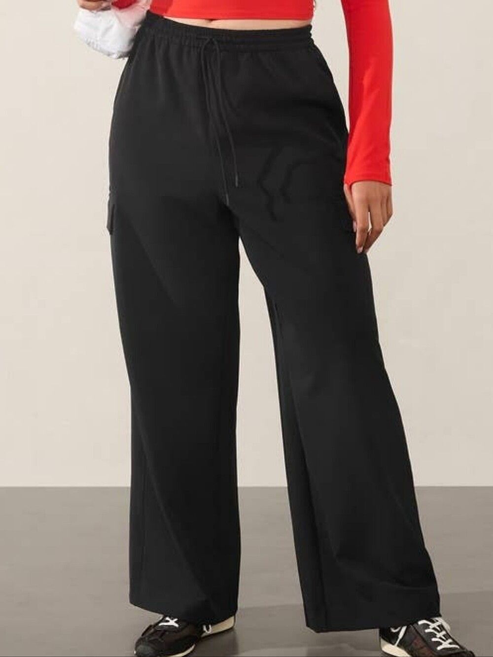 Athleta Promenade Cargo Pant Black Size M NWT